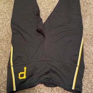 Pittsburgh Pirates Pink capris